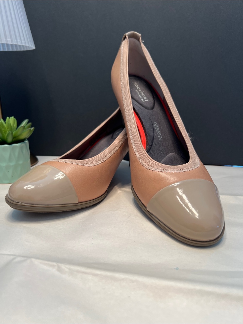Rockport Women's Classic Pump in Nude NWOT